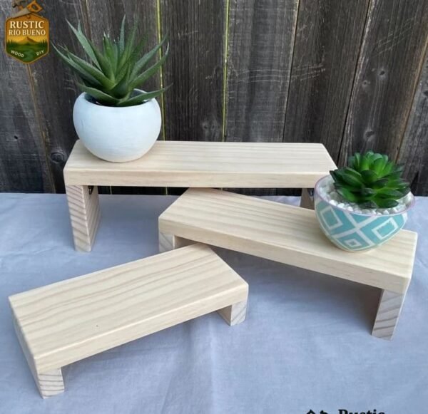 pack 3 exhibidor  de madera elevador de decoración