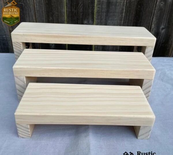 pack 3 exhibidor  de madera elevador de decoración