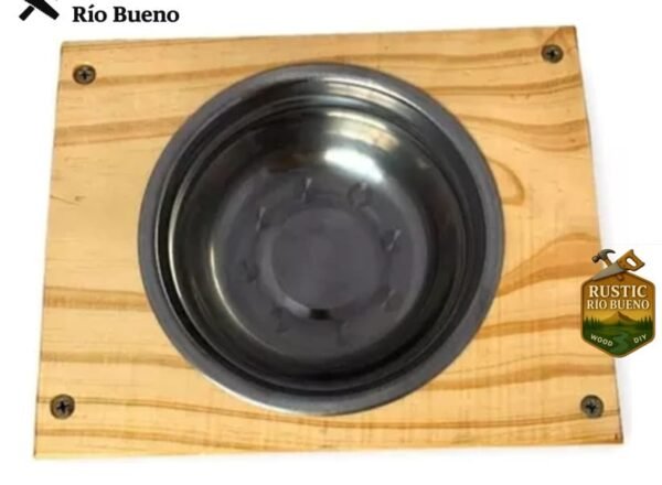 comedero elevador de  madera rustica