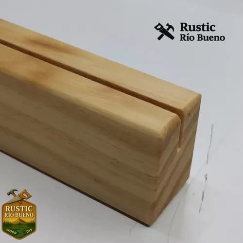 Porta menú para tarjetas  de madera