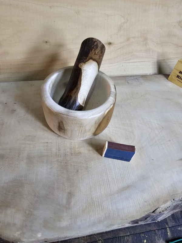 Mortero de madera torneado artesanal | Madera nativa resistente para cocina